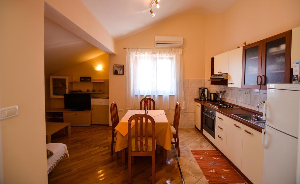 Apartments Villa Nataly Zadar Rum bild
